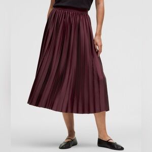 NWT Lululemon Stain Pleated Midi Skirt